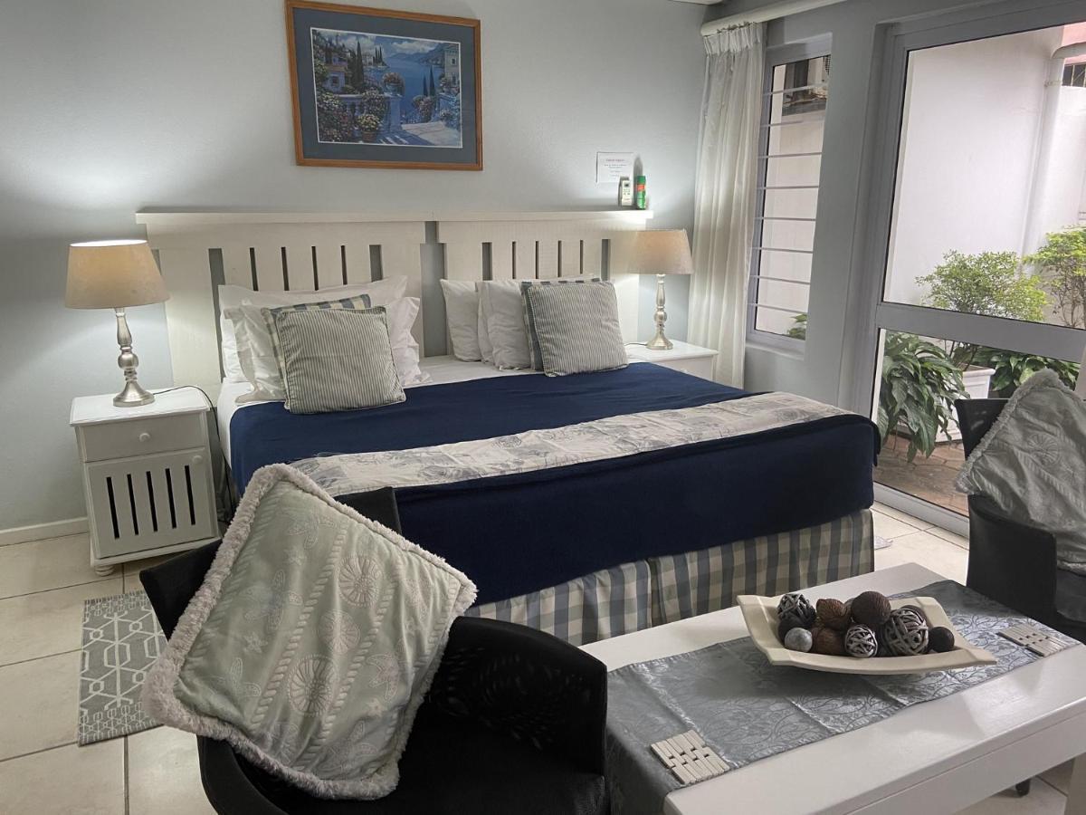 Flamingo Rocks Bed & Breakfast Дърбан Екстериор снимка