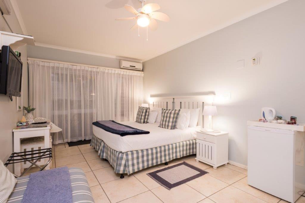 Flamingo Rocks Bed & Breakfast Дърбан Екстериор снимка