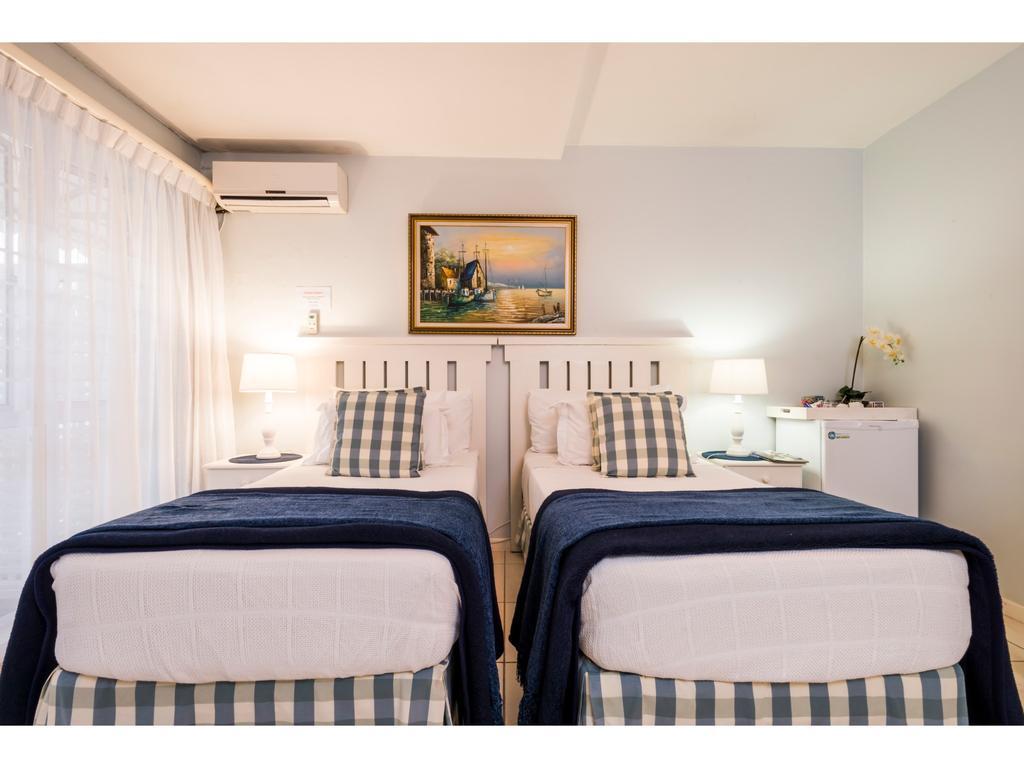 Flamingo Rocks Bed & Breakfast Дърбан Екстериор снимка
